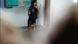 Busty Капри Cavanni  ...