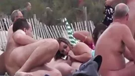 момичета в бели итал ...
