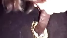 брюнетка Транс се ну ...