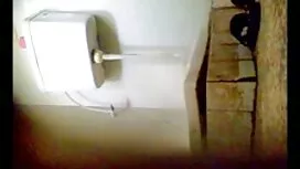 Момиче с големи устн ...