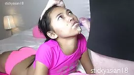 Момиче рисува развод ...