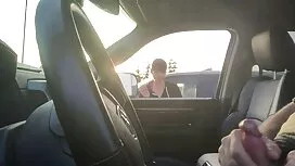 Брюнетка и секс виде ...